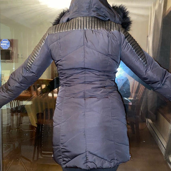 Winter coat only wear twice //Real Fur \\ Xsmall - Picture 3 of 3